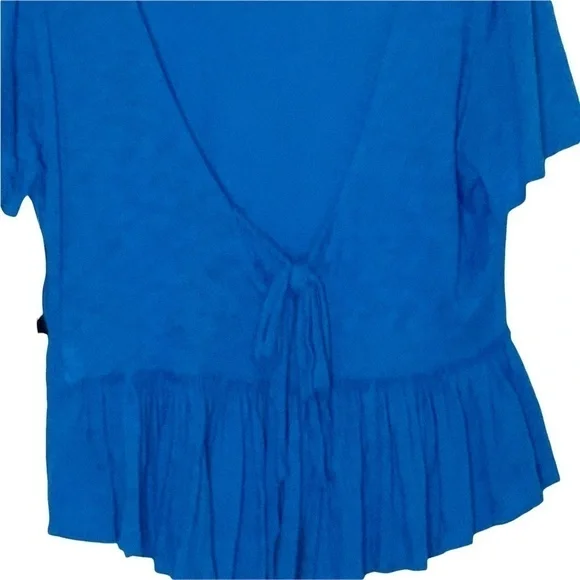𝅺BLUE short sleeve blouse with back V neckline. Size M - Picture 4 of 8